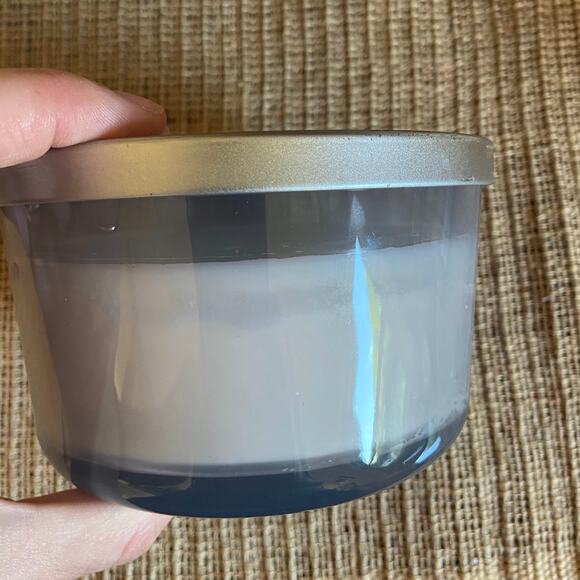 Pier 1 Imports Sea Salt Scented Candle 3 Wick Large 14 oz New - Picture 2 of 4